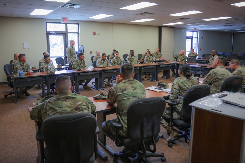 U.S. Army Surgeon General Visits Fort Campbell