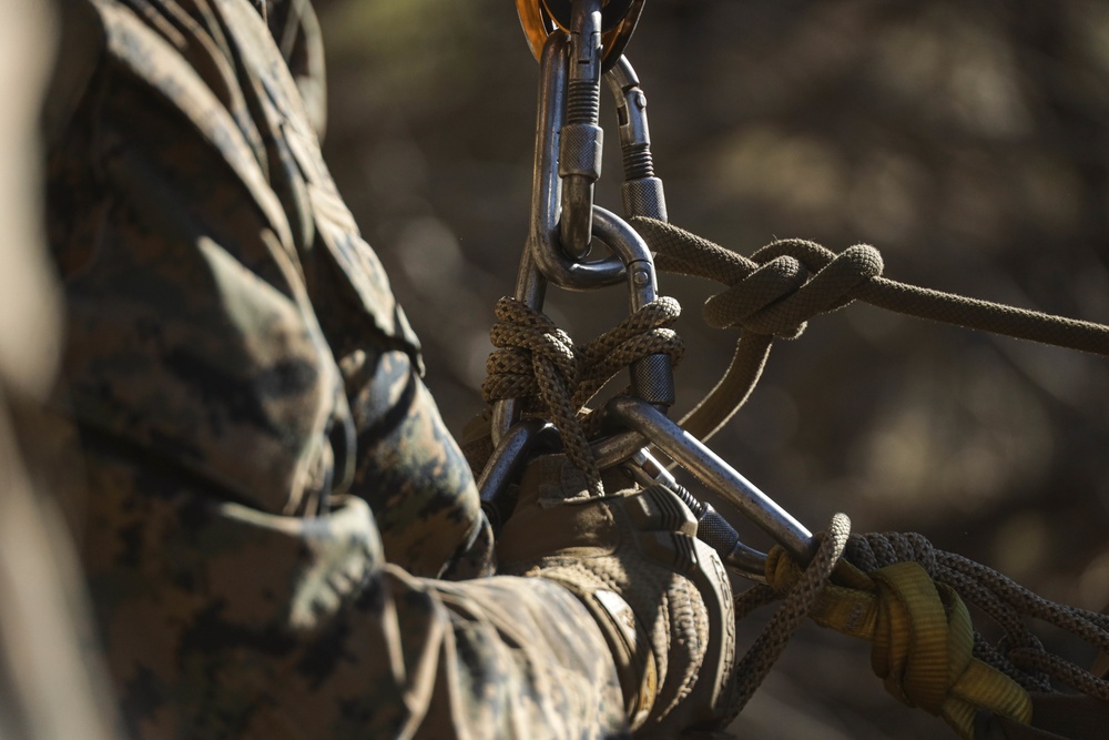 2nd Bn., 1st Marines learns to rappel at Bridgeport