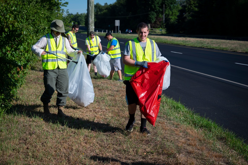 MSOS Airmen remove litter from highway