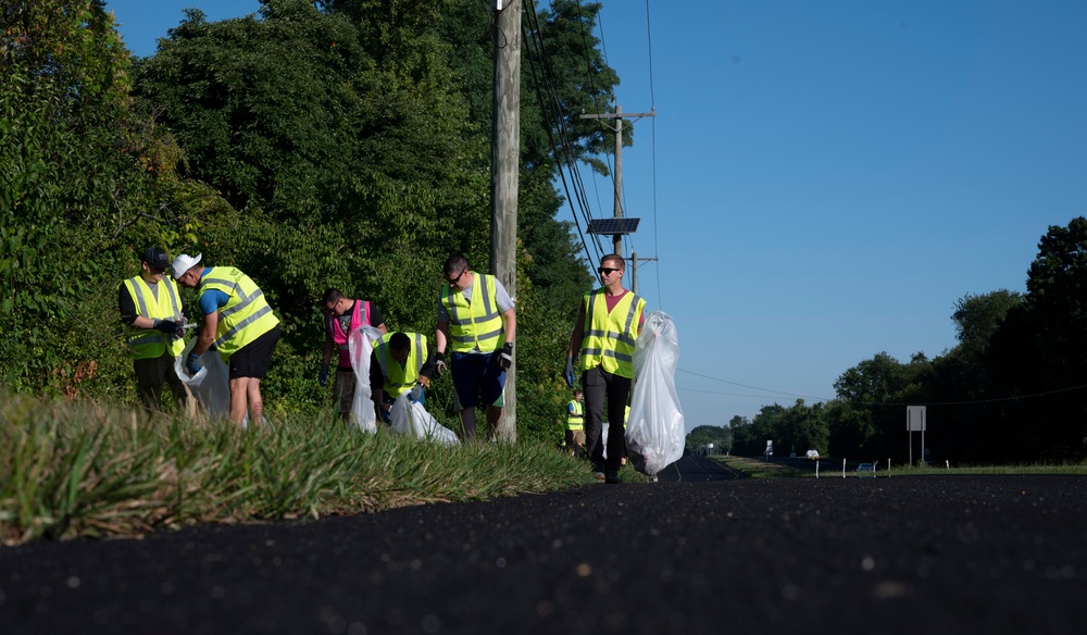 MSOS Airmen remove litter from highway