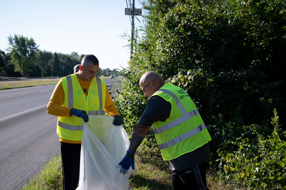 MSOS Airmen remove litter from highway