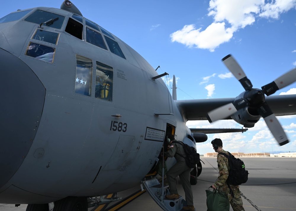 16th Air Force (Air Forces Cyber) commander flies a Compass Call