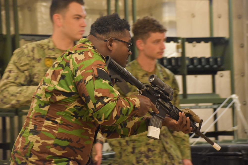 USNS Burlington Trains with the Grenadian Police