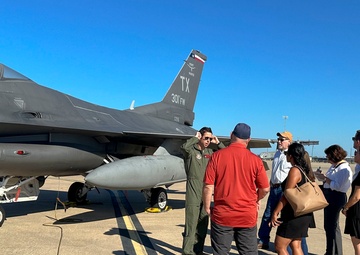 Local media invited to NAS JRB Fort Worth, toured aircraft