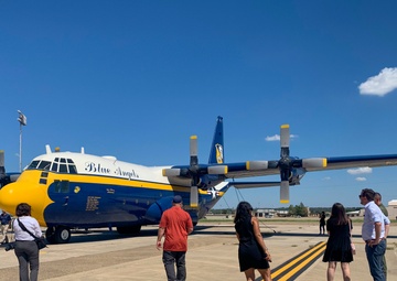 Local media invited to NAS JRB Fort Worth, toured aircraft