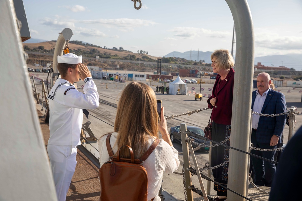 USS Farragut (DDG 99) Receives U.S. Diplomat