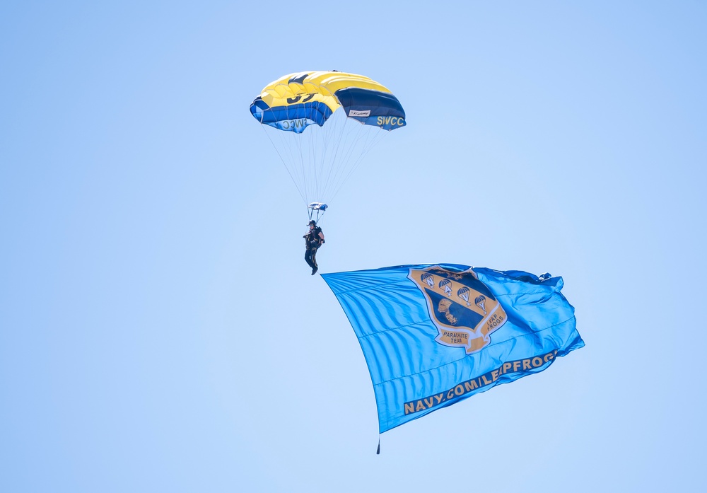 Miramar 2022 Air Show: Golden Nights and Leap Frogs 9/24