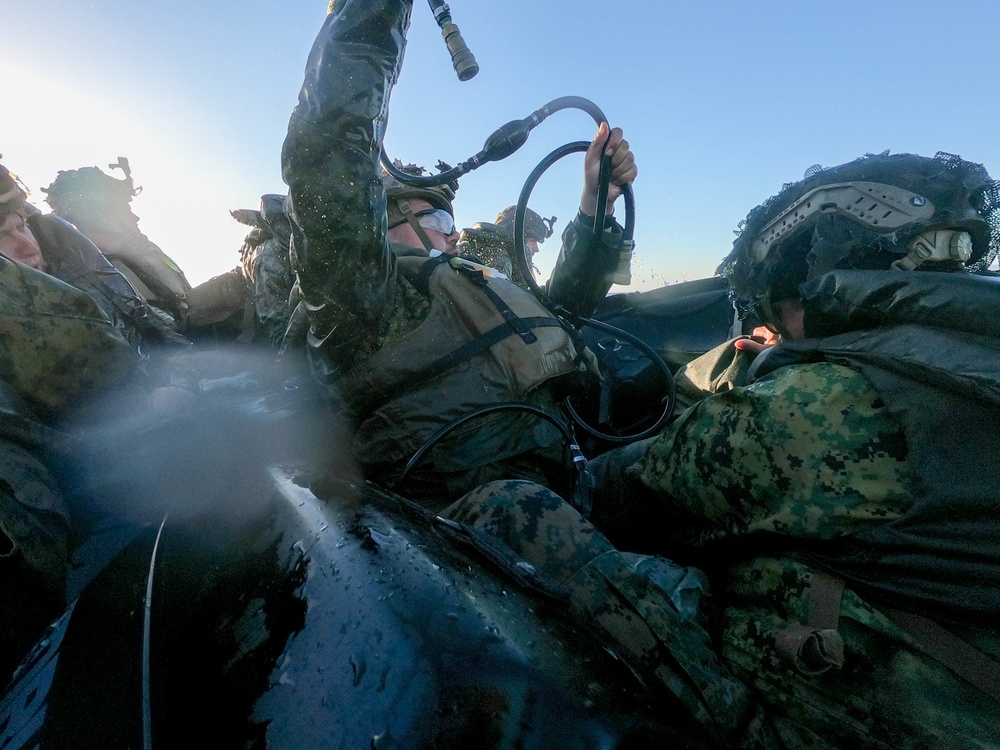 1st Bn., 4th Marines conducts boat raid training