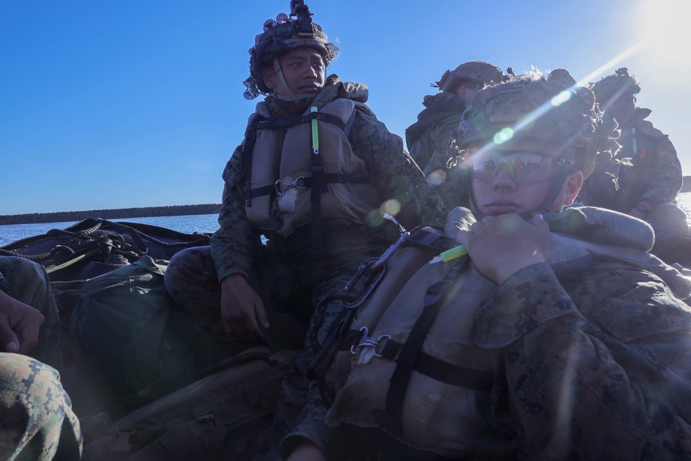 1st Bn., 4th Marines conducts boat raid training