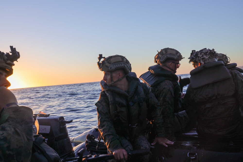 1st Bn., 4th Marines conducts boat raid training