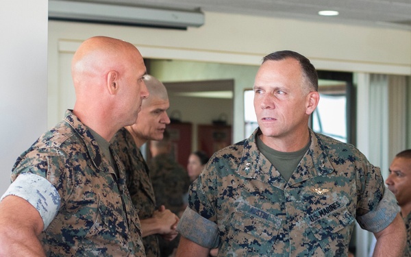 Maj. Gen. Austin visits MCBH