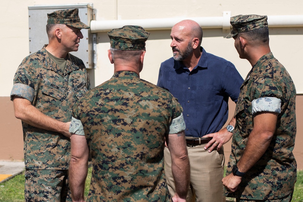 Maj. Gen. Austin visits MCBH