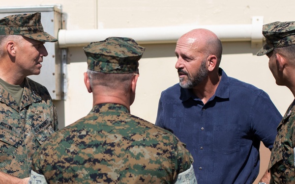 Maj. Gen. Austin visits MCBH