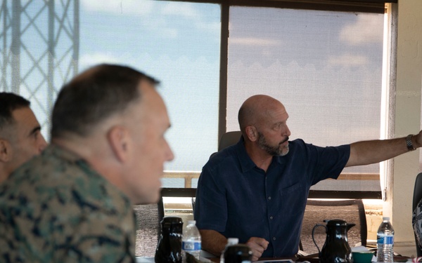 Maj. Gen. Austin visits MCBH
