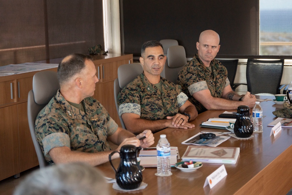 Maj. Gen. Austin visits MCBH