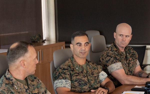 Maj. Gen. Austin visits MCBH