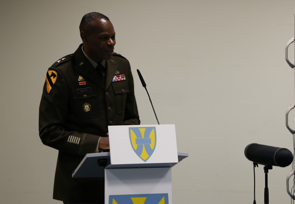 21st TSC Commander Congratulates New United States Citizens