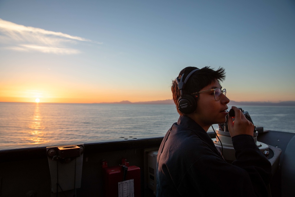 USS Leyte Gulf (CG 55) Arrives in Souda Bay, Greece
