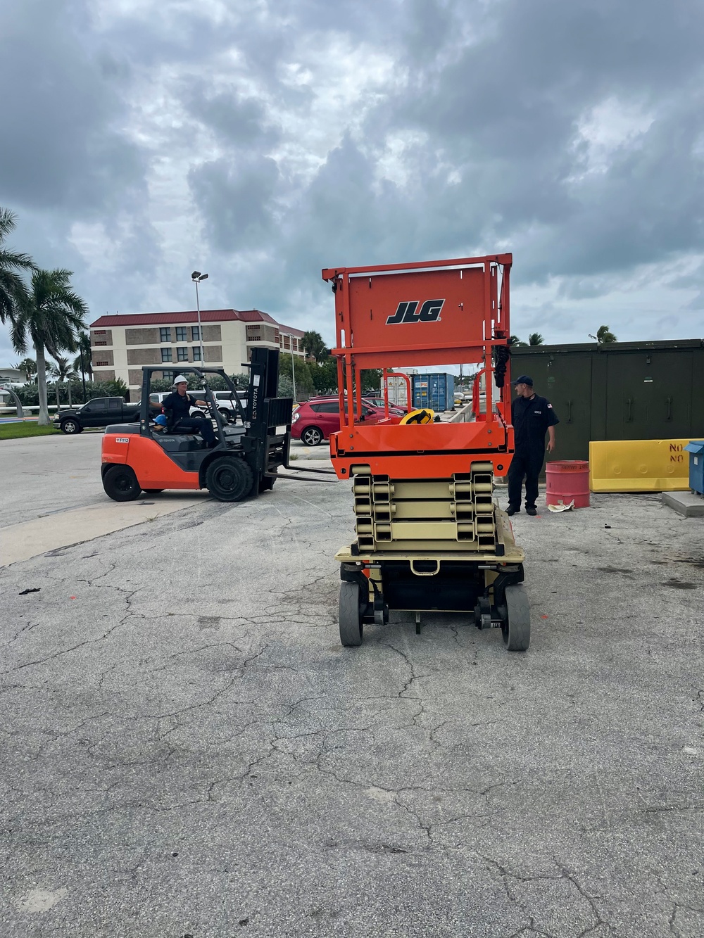 Coast Guard prepares for Hurricane Ian landfall
