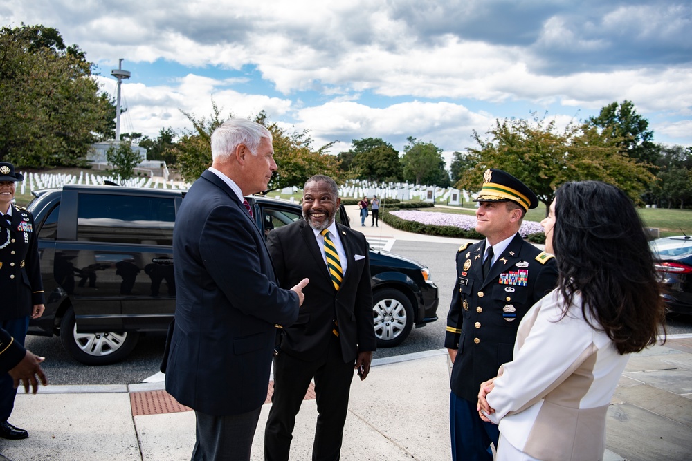 Office of the Provost Marshal General Conduct a Public Wreath-Laying Ceremony at the Tomb of the Unknown Soldier