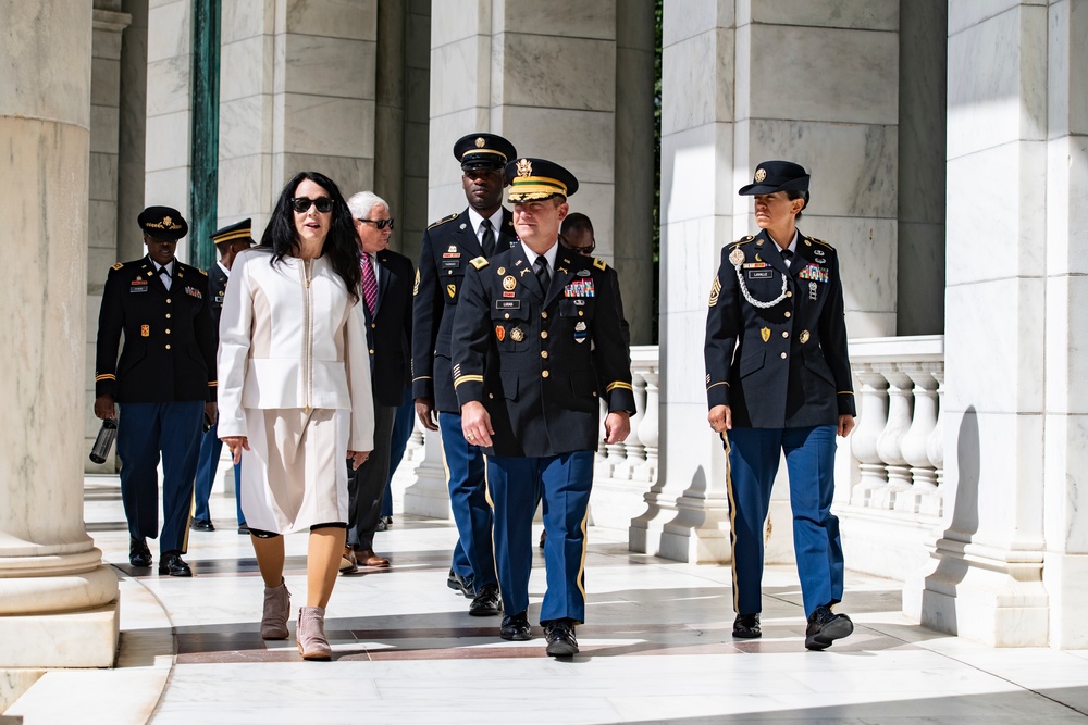 Office of the Provost Marshal General Conduct a Public Wreath-Laying Ceremony at the Tomb of the Unknown Soldier