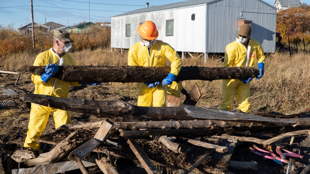 Alaska National Guardsmen clear storm debris for Operation Merbok Response