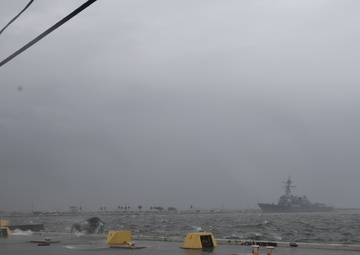 Navy Moves to Mission Essential Personnel, Evacuates Ahead of Hurricane Ian