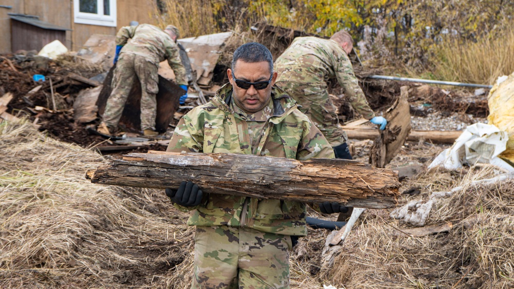 Alaska National Guardsmen clear storm debris for Operation Merbok Response