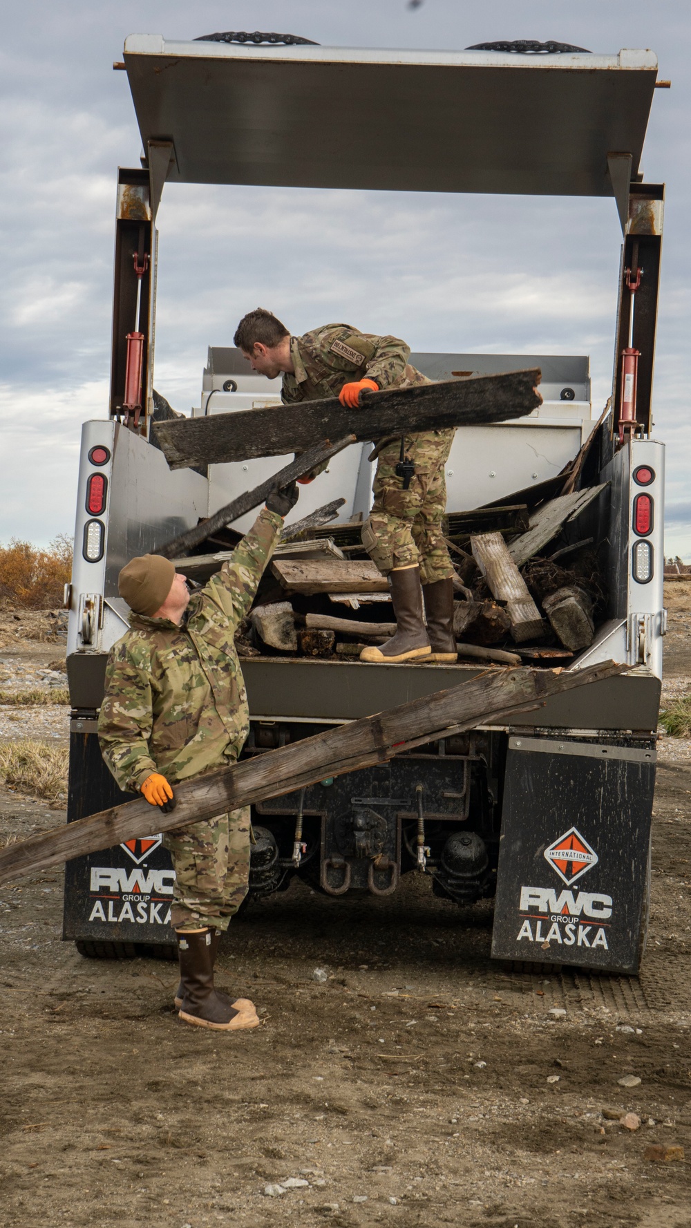 Alaska National Guardsmen clear storm debris for Operation Merbok Response