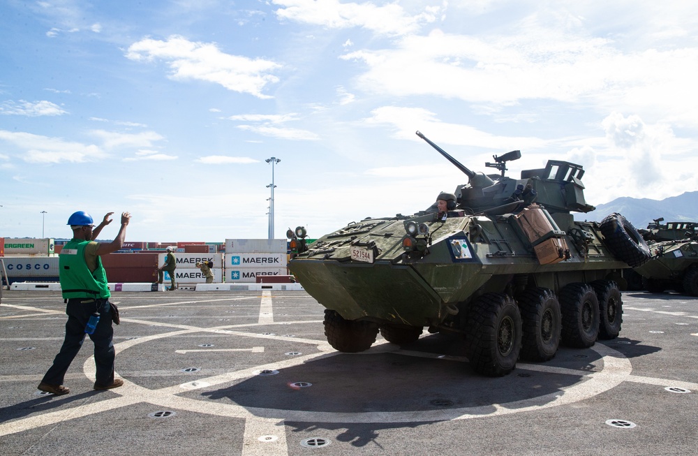 USS New Orleans Offloads for KAMANDAG 6