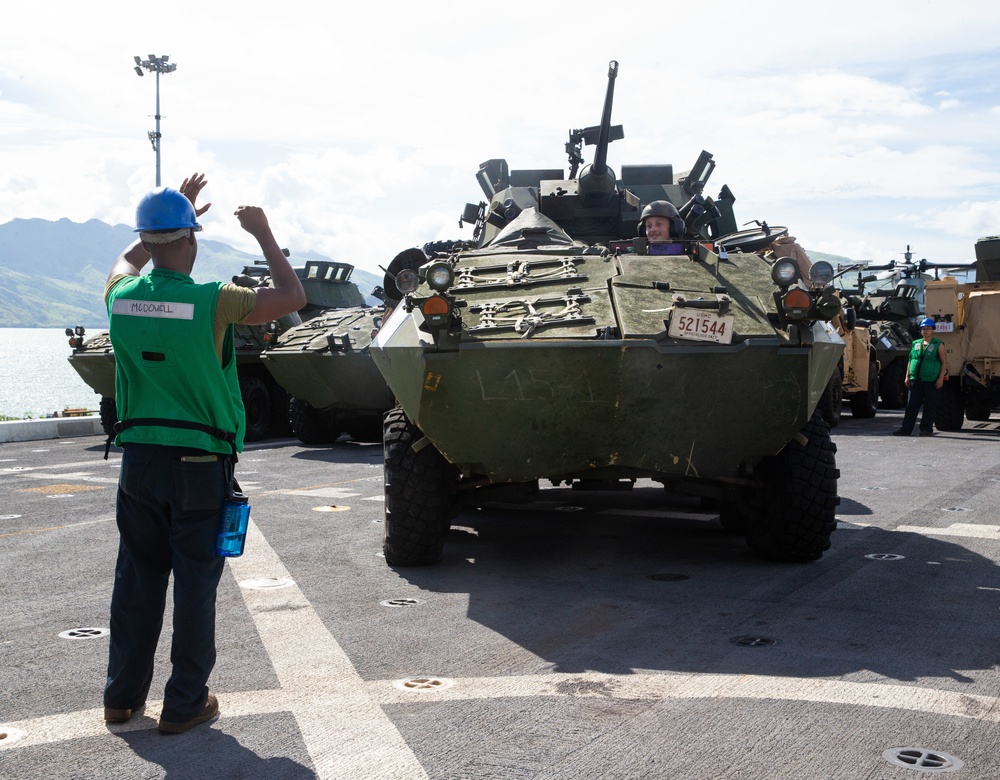 USS New Orleans Offloads for KAMANDAG 6
