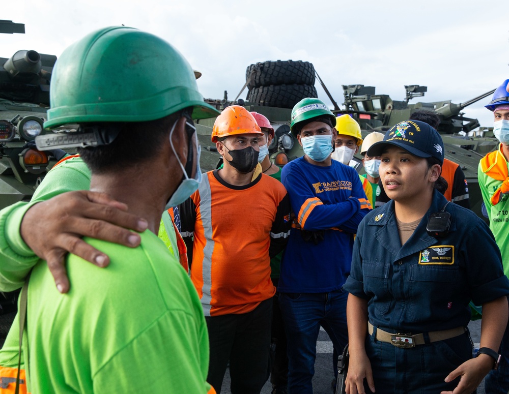 USS New Orleans Offloads for KAMANDAG 6
