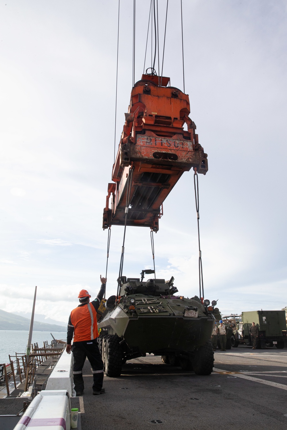 USS New Orleans Offloads for KAMANDAG 6