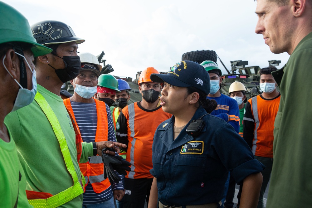 USS New Orleans Offloads for KAMANDAG 6