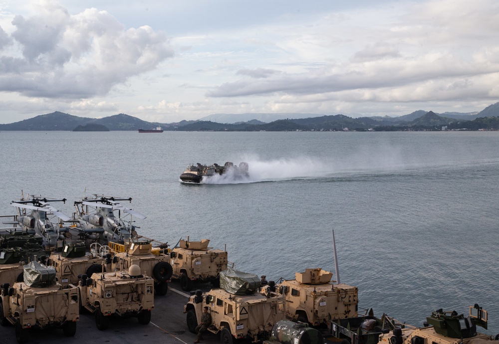 USS New Orleans Offloads for KAMANDAG 6