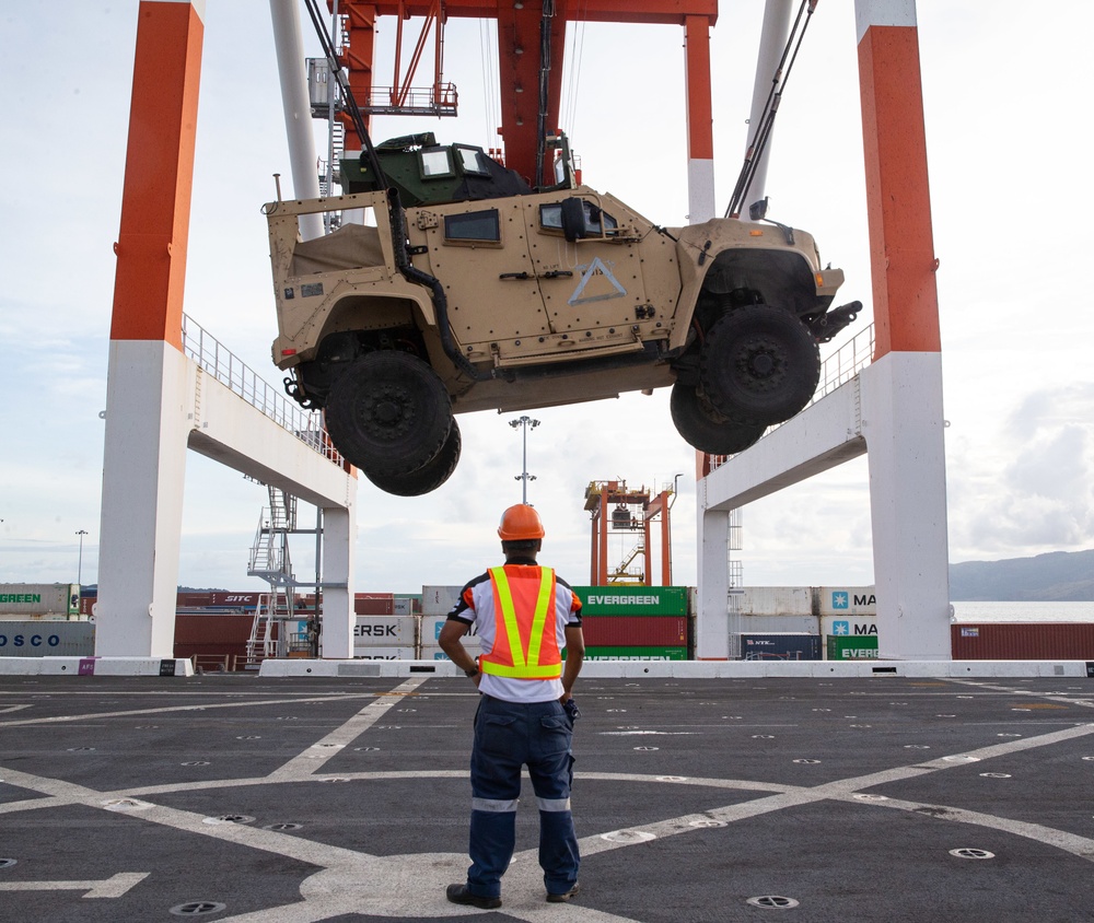 USS New Orleans Offloading for KAMANDAG 6