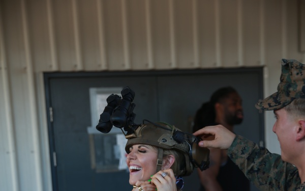 MRF-D 22: Lindsay Ell USO Concert