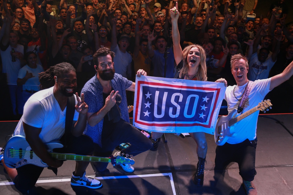 MRF-D 22: Lindsay Ell USO Concert