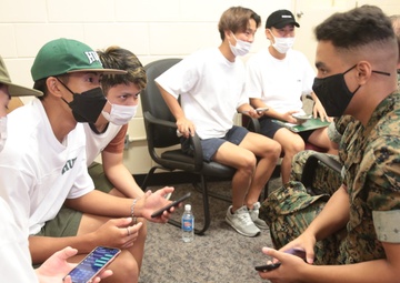 UNIVERSITY STUDENTS CONNECT WITH KINSER MARINES WITH THE HELP OF NEW TECHNOLOGY / 大学生、新・旧「当たり前」駆使しキンザーを体感