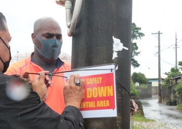 EASIER SAID THAN DONE:  COURTNEY LOOKS FOR SOLUTION, LOSES NO TIME / 言うは易く行うは難し ─ コートニー即応性を体現