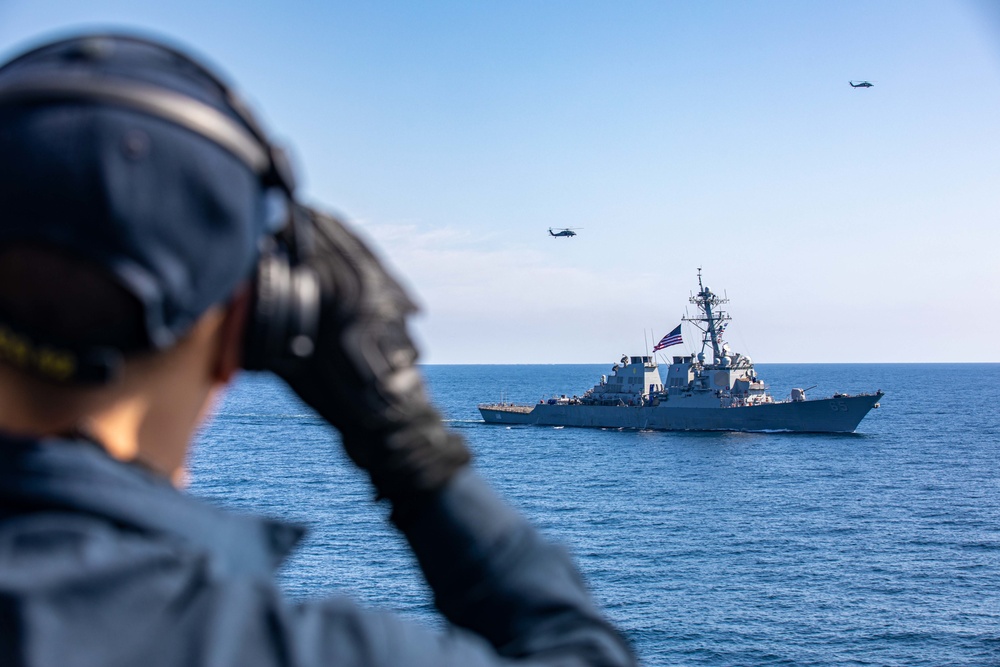 USS Benfold Steams in Formation with US and Republic of Korea Ships during MCSOFEX