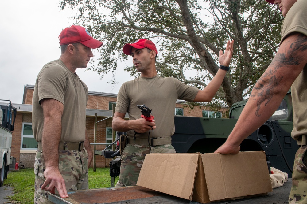 Florida Guard pushes south for Hurricane Ian response