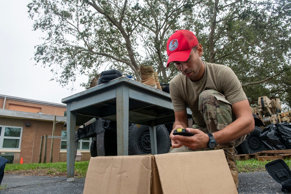 Florida Guard pushes south for Hurricane Ian response