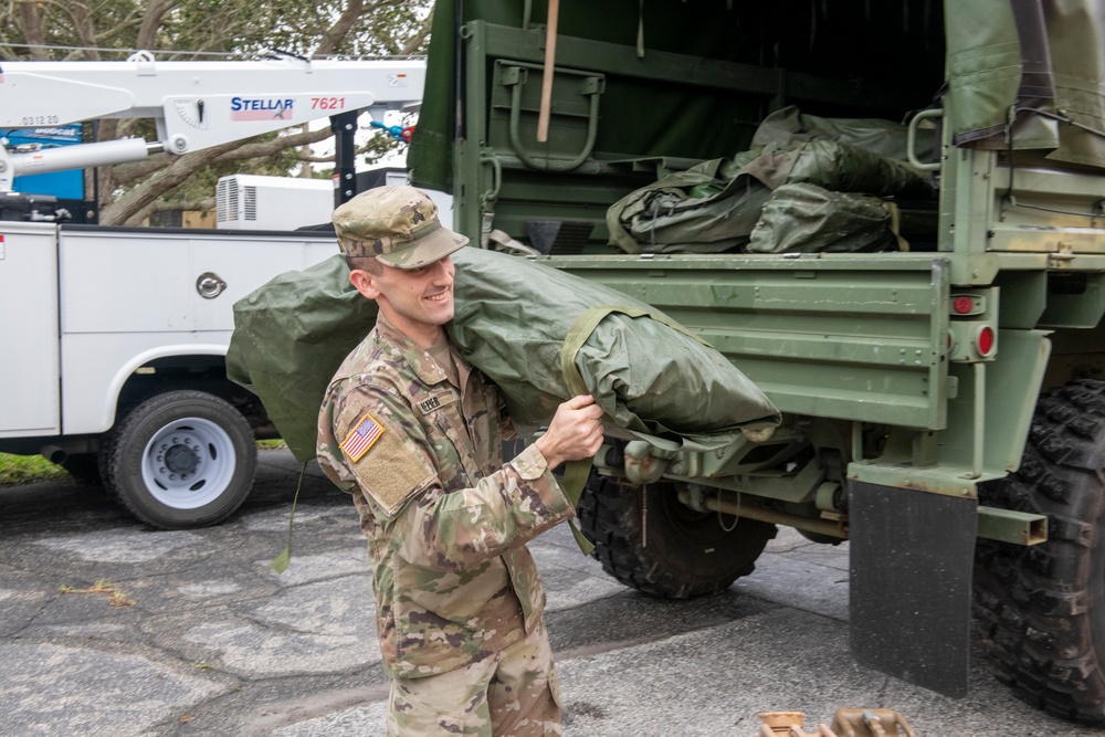 Florida Guard pushes south for Hurricane Ian response