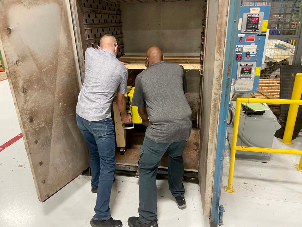 WR-ALC Life Support Flight keeps flight and safety equipment prepared
