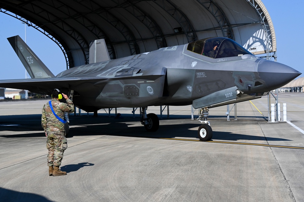 AFOTEC commander evaluates operational capability of 33rd FW F-35