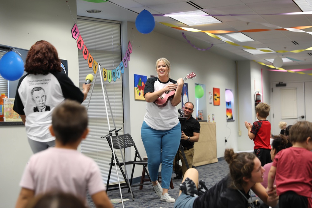 Throckmorton Library celebrates 25 years of service to Soldiers, Families