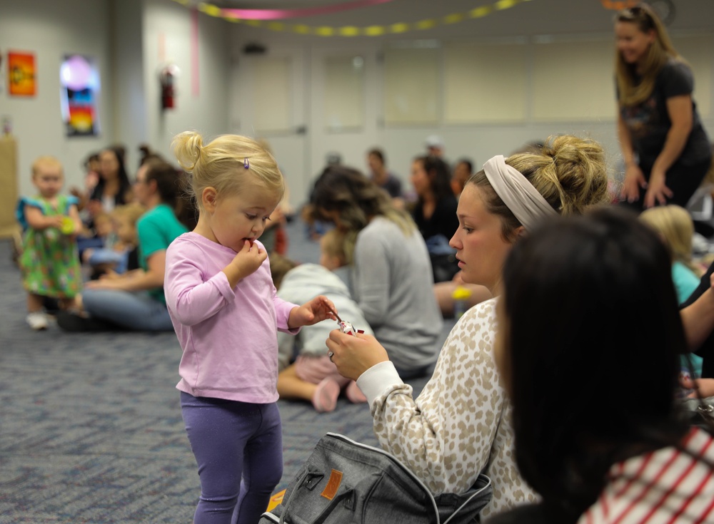 Throckmorton Library celebrates 25 years of service to Soldiers, Families