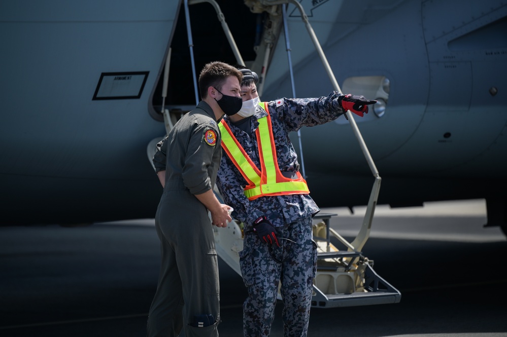 15th Wing, JASDF conduct first bilateral airlift exercise