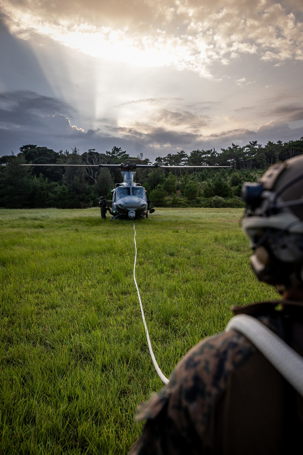 HMLA 469 supports III MEF EOTG HRST Master Course